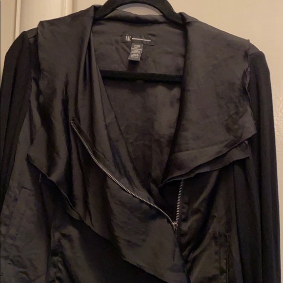 Sweater/Jacket - Picture 4 of 6